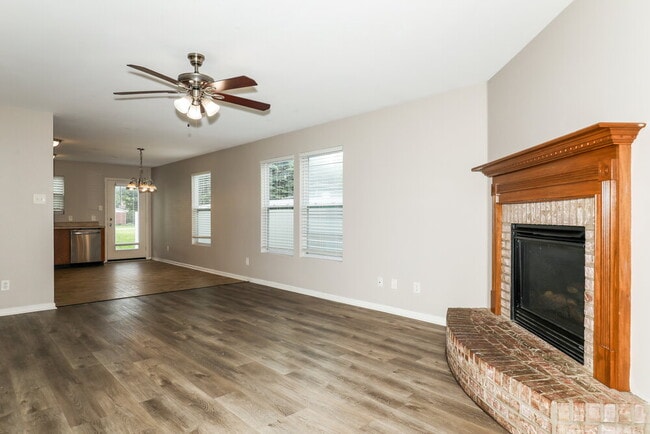 Photo - 8039 Bach Dr