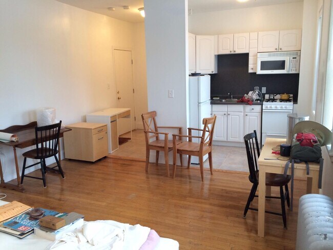 Photo - 22 Kempton St Apartments