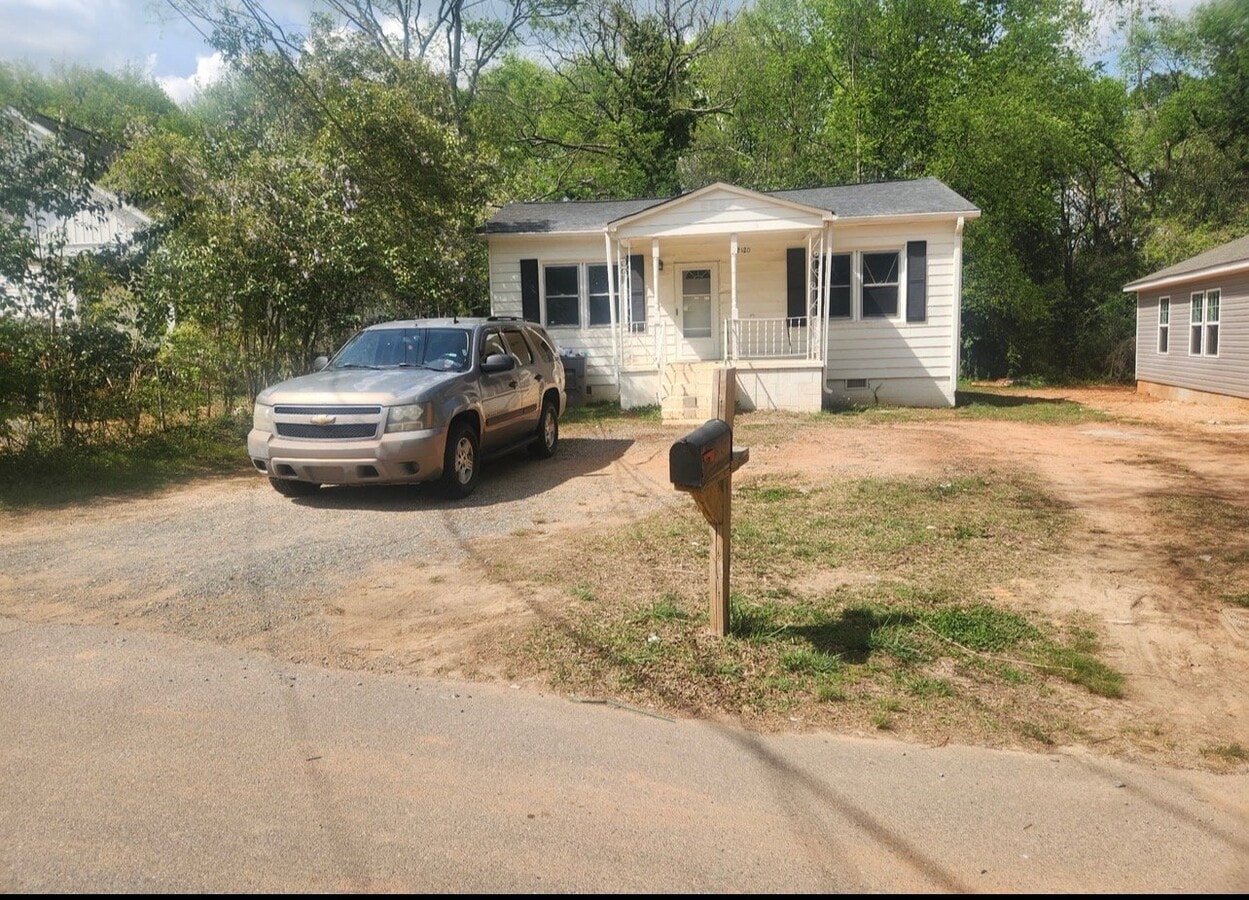 Photo - 2120 B Ave