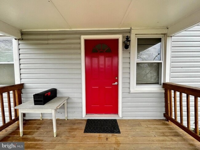 Photo - 3712 Lawrence Ave