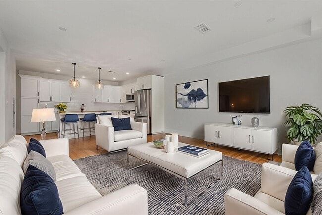 Building Photo - 62 Foundry St Unit 406