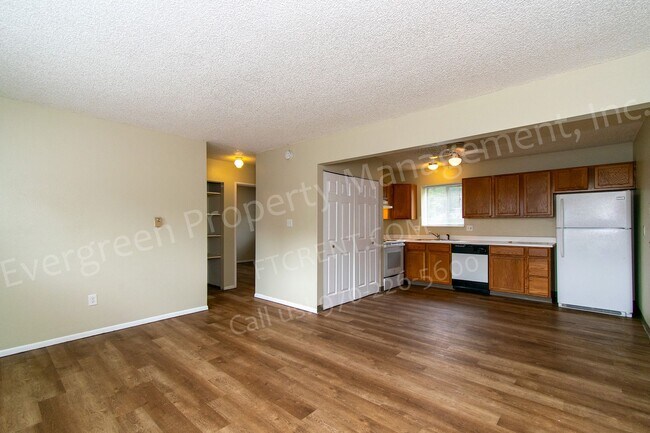 Building Photo - 1931 Ross Ct Unit #2