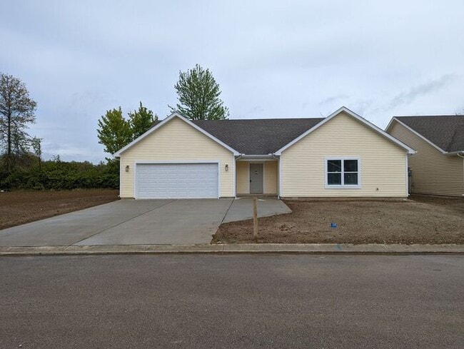 Building Photo - East Side Terre Haute - 5 Bedroom, 3 Baths... Rental