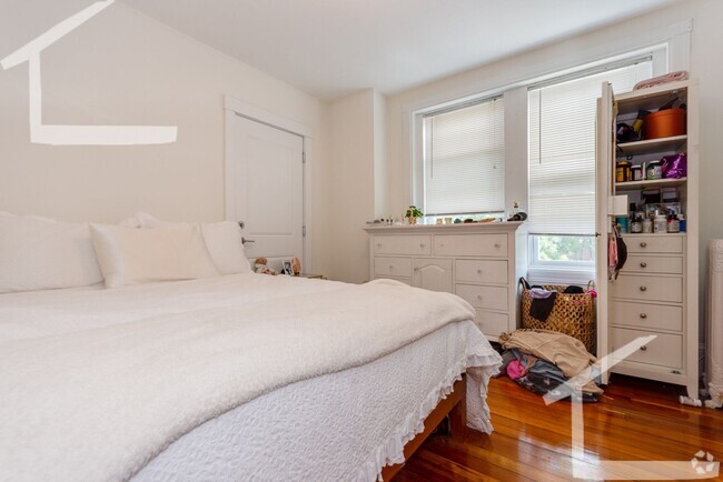 Building Photo - Beautiful 2 bed in Brookline Rental