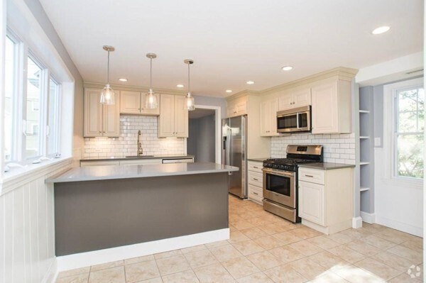 Building Photo - 2 Gore St Unit 117-2 Rental
