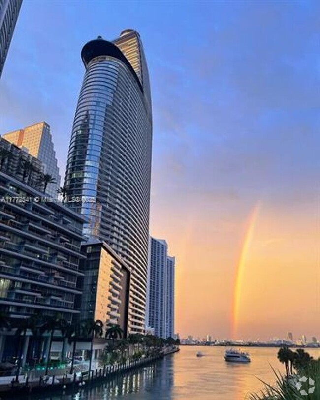 Building Photo - 300 Biscayne Blvd Way Unit 300 Biscayne Blvd Way  2106 Rental