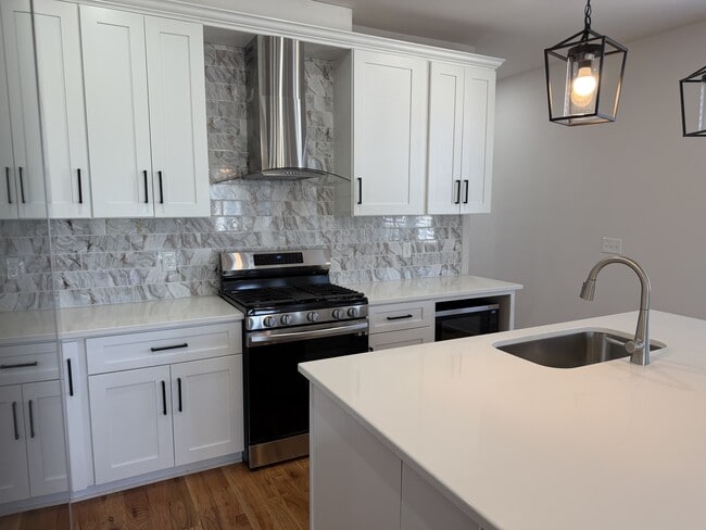 Photo - 1600 Litton Ave