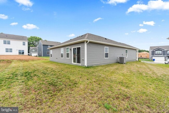 Photo - 672 Armstrong Ave