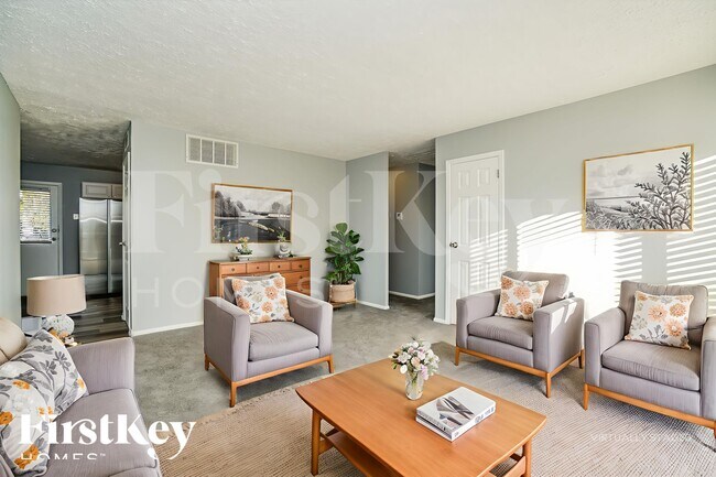 Photo - 614 Palace Ln