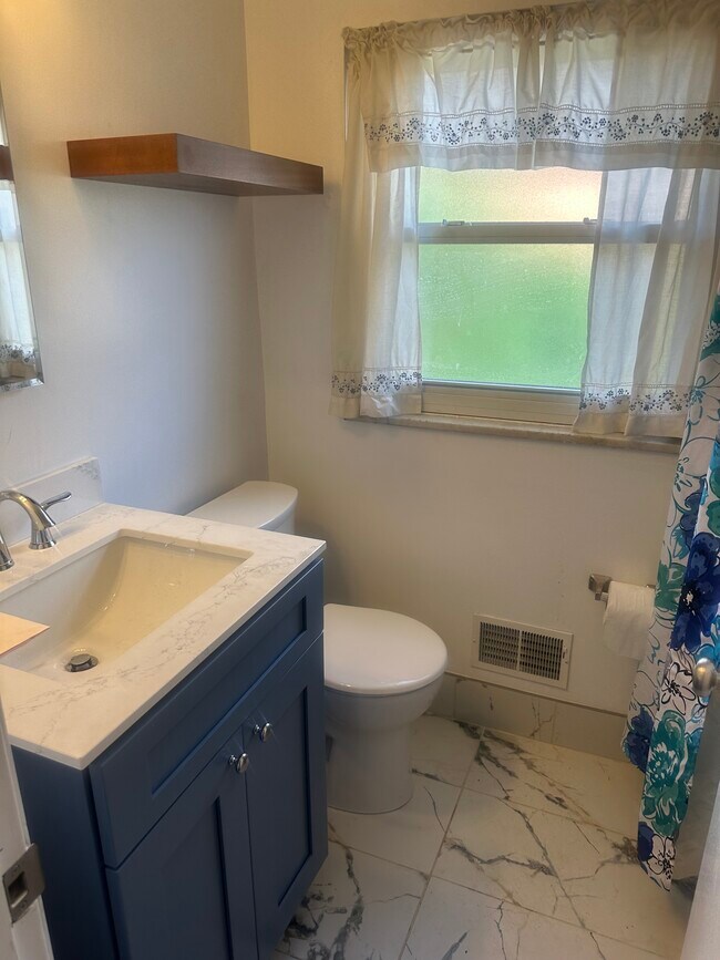 Photo - 364 Broadmoor Ave