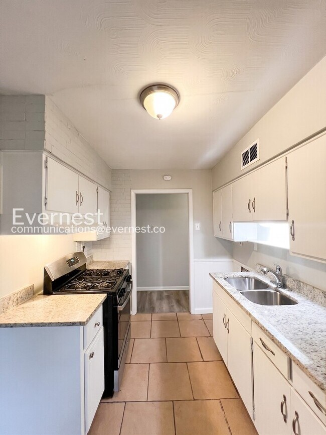 Photo - 856 White Clover Ln