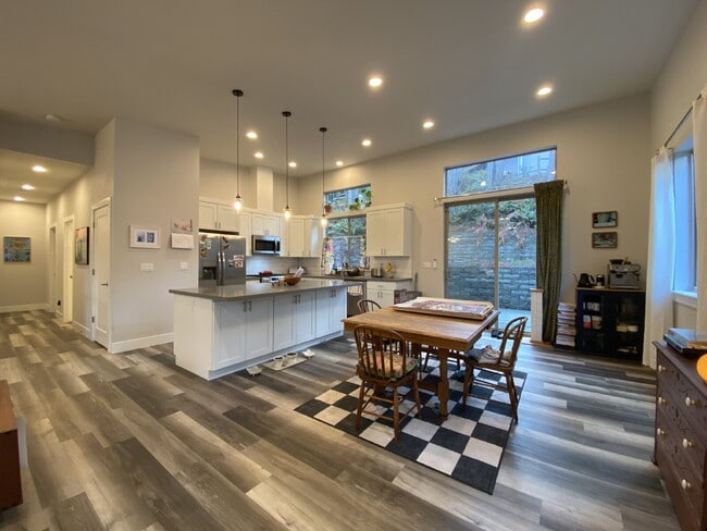 Photo - Elevated Modern Living in the Trees of Sudden Valley