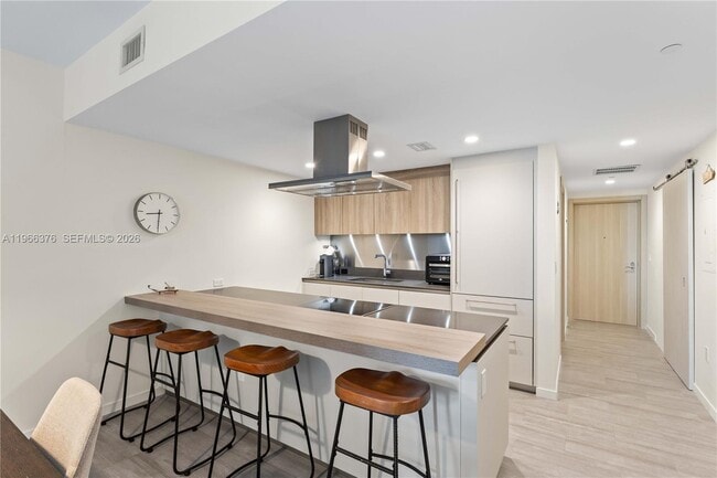 Building Photo - 1000 Brickell Plaza Unit 4605