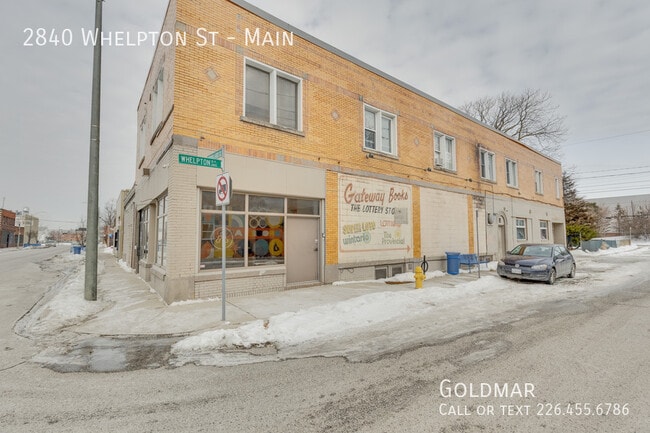 Building Photo - New Listing in Ford City Unit Main