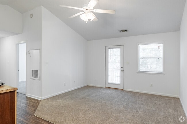 2BR, 2BA - 985SF (The Kendra)