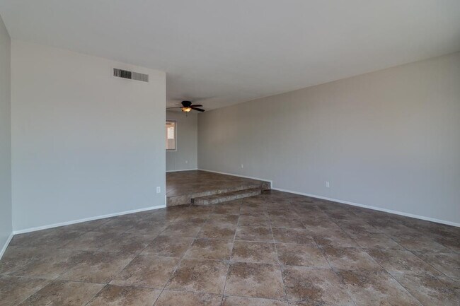 Photo - 137 E Riviera Dr