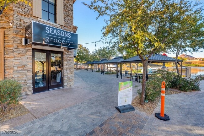 Photo - 15 Santo Mio Ct