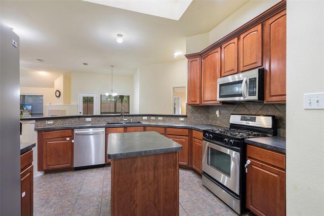 Photo - 6011 Lakecrest Dr