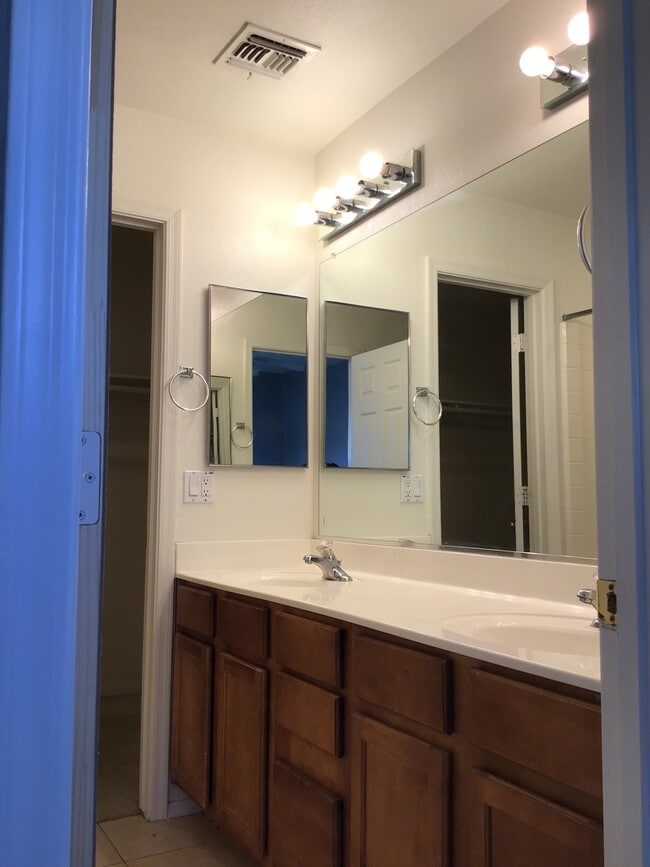 Photo - COMING SOON! Spacious 4 Bed 2 Bath Home in Phoenix