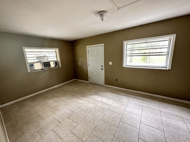 Photo - 190 N Bobwhite Point