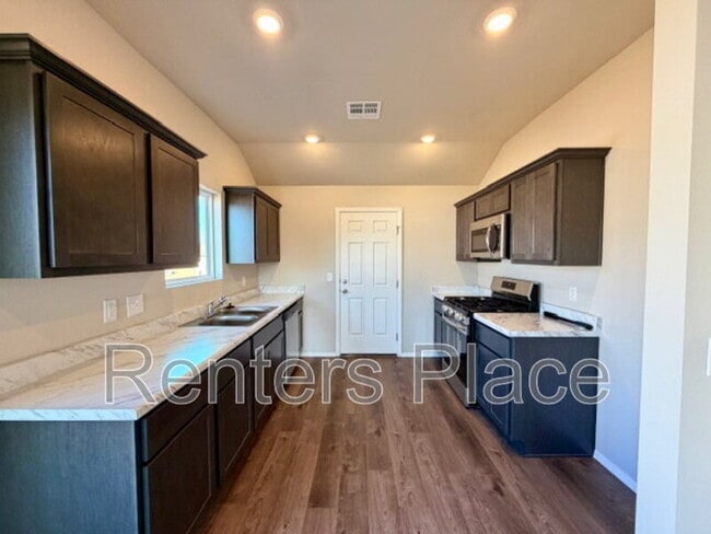 Photo - 1112 Raven Dr