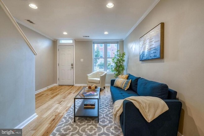 233 S Highland Ave