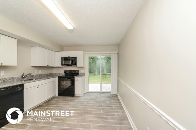 Photo - 405 Woodlake Dr