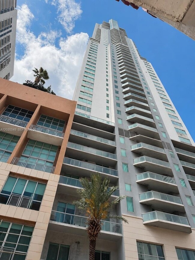 Photo - 253 NE 2nd St Unidad 3004