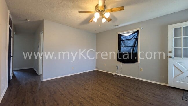 Photo - 730 W Park St