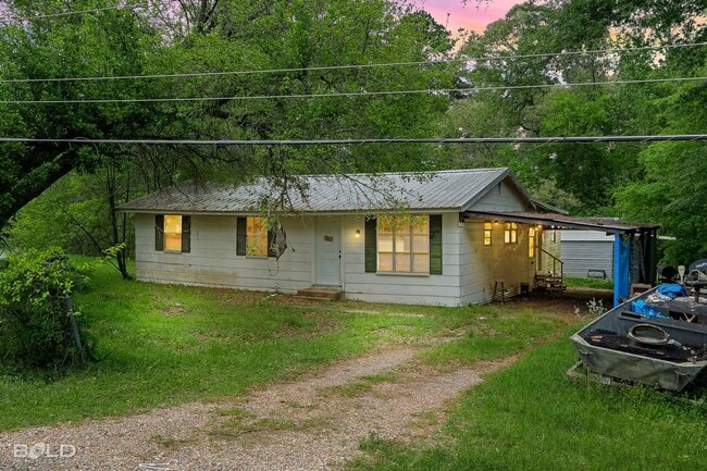 Photo - 182 Belaire Dr