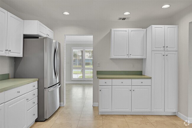 Building Photo - 211 SE 9th Ct Rental