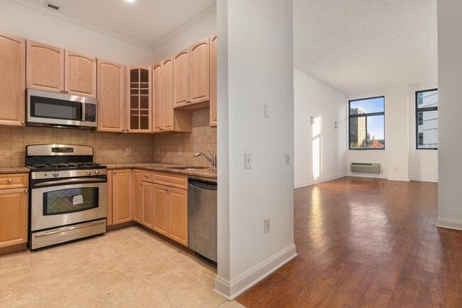 Building Photo - 311 Washington St Unit 2C