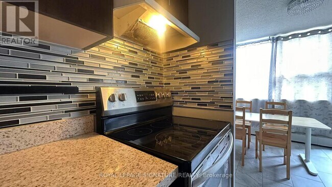 Photo - 2121 Roche Ct Unit 109