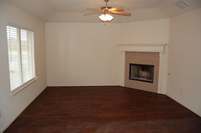 Photo - 3105 109th St Unit A