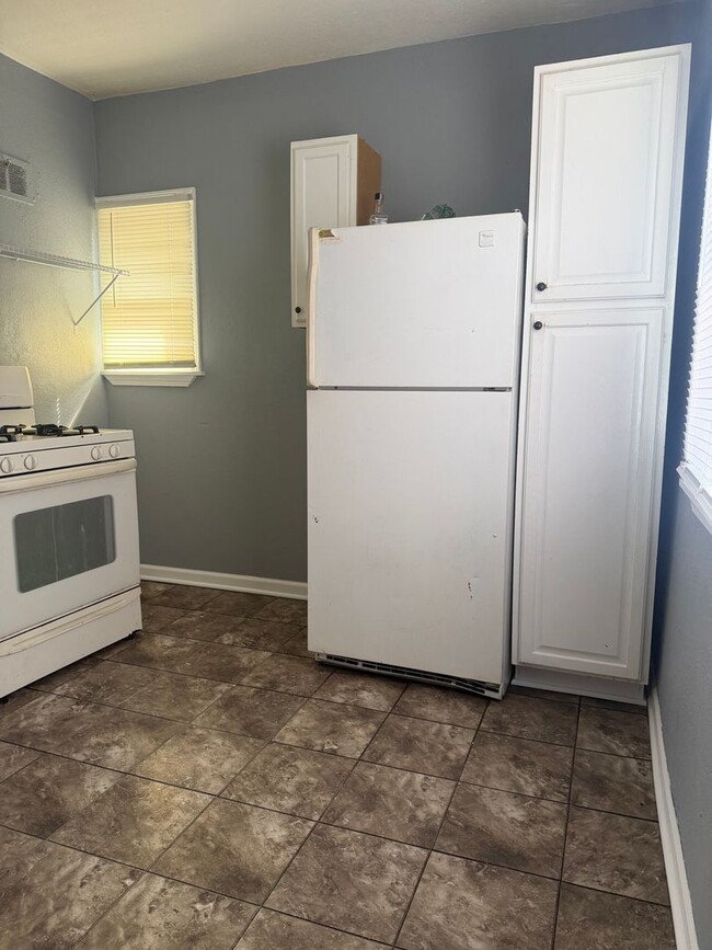 Building Photo - Located in Milwaukee’s Harambee/Riverwest area, the property benefits from proximity to downtown,...