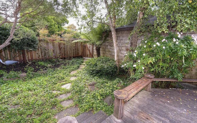 Photo - 1004 Acacia St