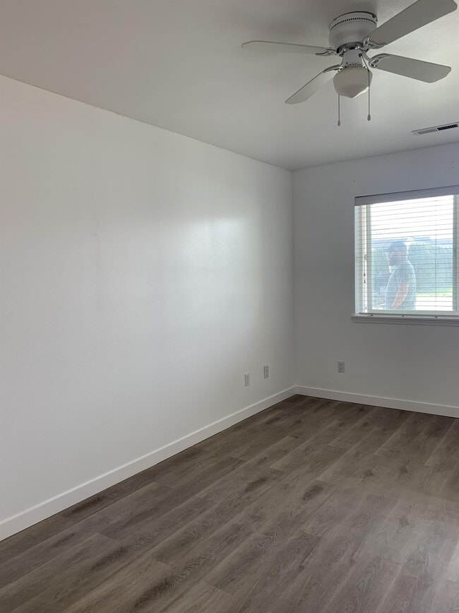 Photo - 208 Noble St