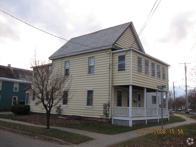 Building Photo - 125 Manhattan Dr Unit 2 Rental
