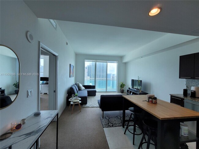 Photo - 950 Brickell Bay Dr