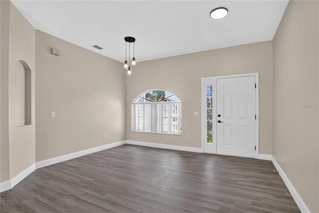 Photo - 121 Aurelia Ct
