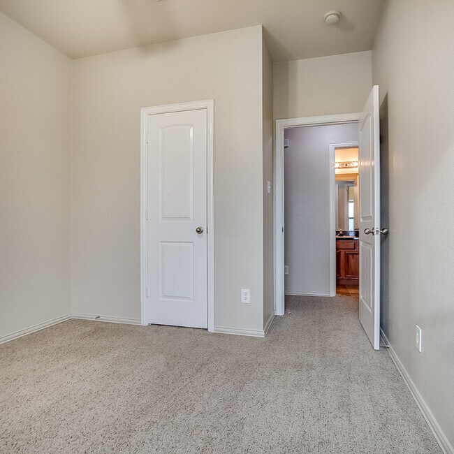 225 Irick Ct Condo Condo for Rent in Aubrey, TX