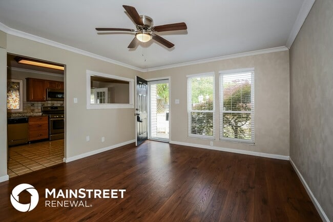 Photo - 1688 Boardwalk Ave