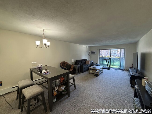 Building Photo - 245 Main St