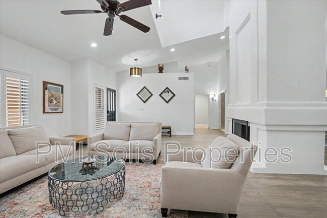 Building Photo - 10198 E San Salvador Dr