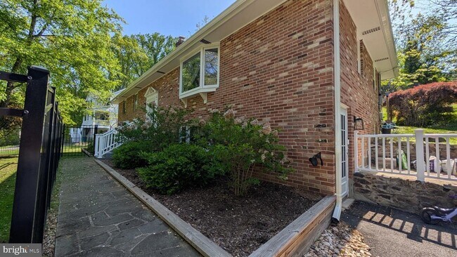 Photo - 15715 Tierra Dr