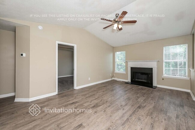 Photo - 222 Autumn Lake Way