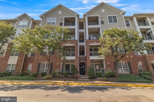 Building Photo - 4852 Eisenhower Ave Unit Exchange at Van Dorn