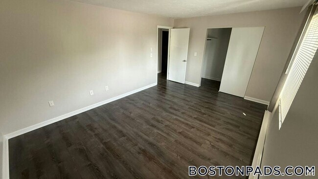 Building Photo - 310 Thompson Rd Rental