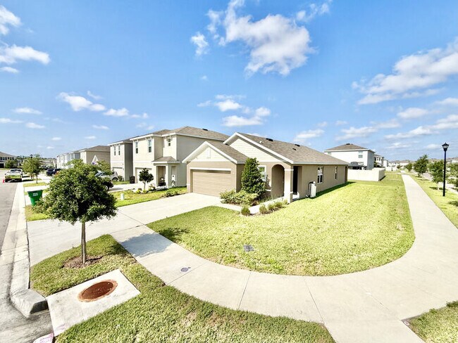Photo - 5699 Chorleywood Ln