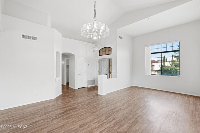 1342 W Hopbush Way